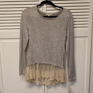 NWT🔖Love On a Hanger long sleeve with lace bottom